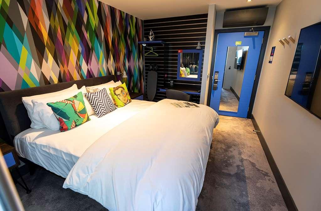 Village Hotel Southampton Eastleigh Bilik gambar